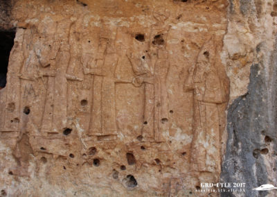 Maltai - sziklavésetek az asszír panteonnal és Szín-ahhé-eriba király alakjával